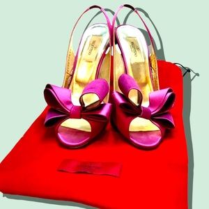 SOLD-Pink Bow Valentino Heels sz 6